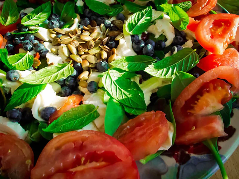 SALATA Z BOROWKAMI