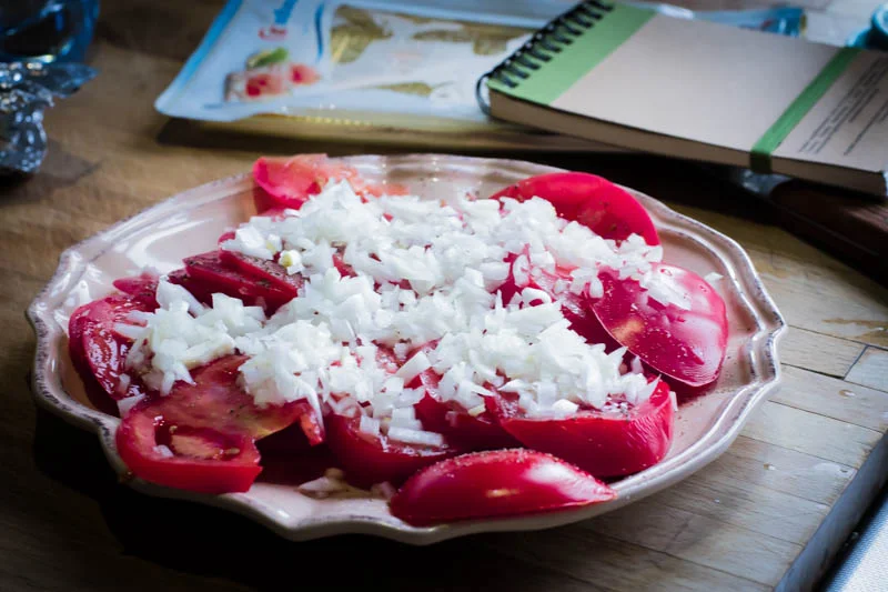 Mamalyga_salatka z pomidorow