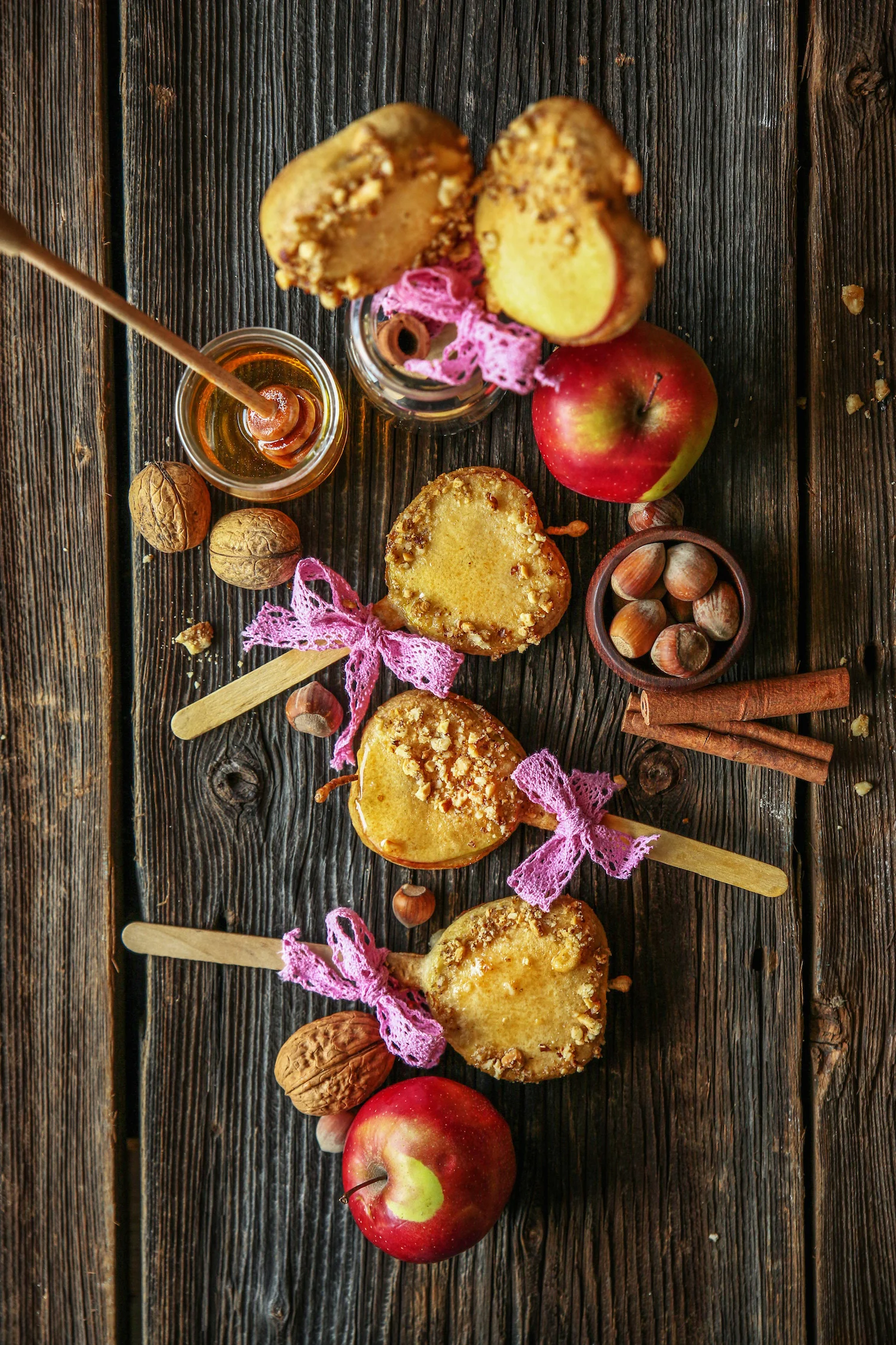 JABŁKA W BEZGLUTENOWYM CIEŚCIE NALEŚNIKOWYM Z ORZECHAMI I CYNAMONEM 5